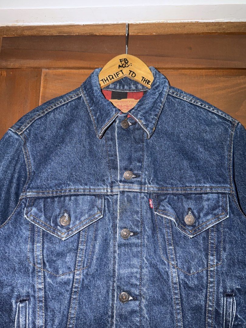 VINTAGE LEVIS TRUCKER JACKET (Category: Coats, Jackets and Outerwear) located in Manila. Submitted by triptothrift7 (Listing ID 1469102781, Image 3). Description: l message if you are interested! for fast transaction VINTAGE LEVIS TRUCKER JACKET for only 1800 size small to medium width 19 x 24 length no issue need wash only excellent condition color rate 9/10 mode of payment gcash or bank transfer location Biñan laguna.