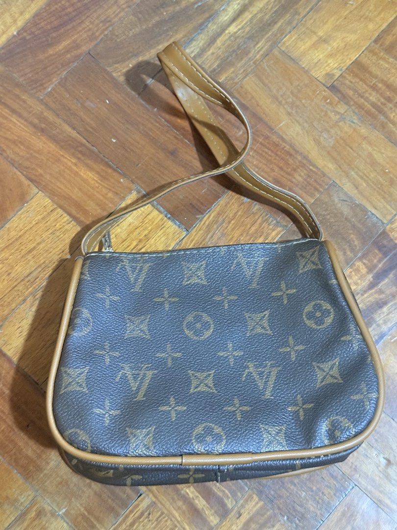 Vintage Louis Vuitton Monogram mini bag (Category: Luxury Bags & Wallets) located in Manila. Submitted by only_alyssacloset (Listing ID 1469010174, Image 2). Description: - Vintage Louis Vuitton Monogram mini bag.