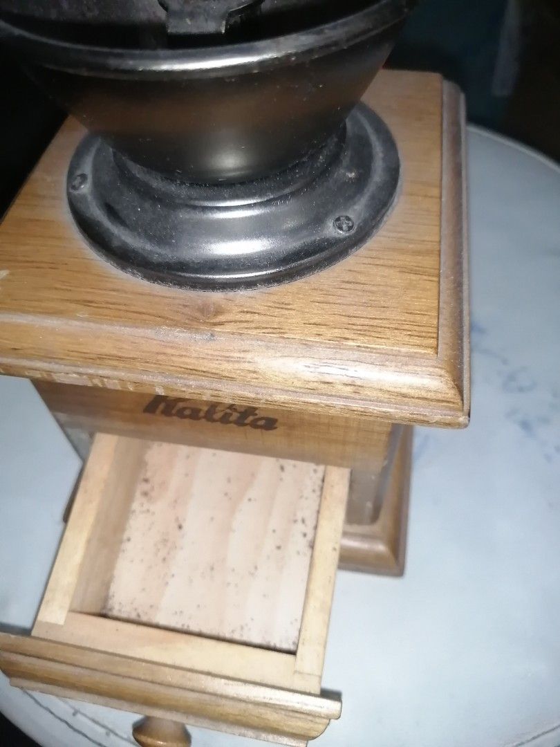 Vintage manual coffee grinder (Category: Coffee & Tea Tableware) located in Paranaque City. Submitted by jhedplus (Listing ID 1469086168, Image 3). Description: Please read! For sure buyer only! NO COD/COP No reservation The items will be sold to the first payer w/o prior notice. Verbal reservations are not acceptable. Note: All items are vintage. Please manage your expectations accordingly. G cash payment. Shipping via Lalamove Metro Manila. For