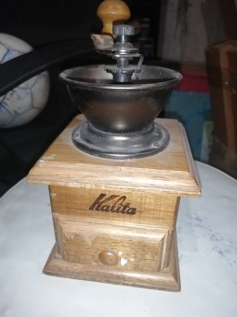 Vintage manual coffee grinder (Category: Coffee & Tea Tableware) located in Paranaque City. Submitted by jhedplus (Listing ID 1469086168, Image 1). Description: Please read! For sure buyer only! NO COD/COP No reservation The items will be sold to the first payer w/o prior notice. Verbal reservations are not acceptable. Note: All items are vintage. Please manage your expectations accordingly. G cash payment. Shipping via Lalamove Metro Manila. For