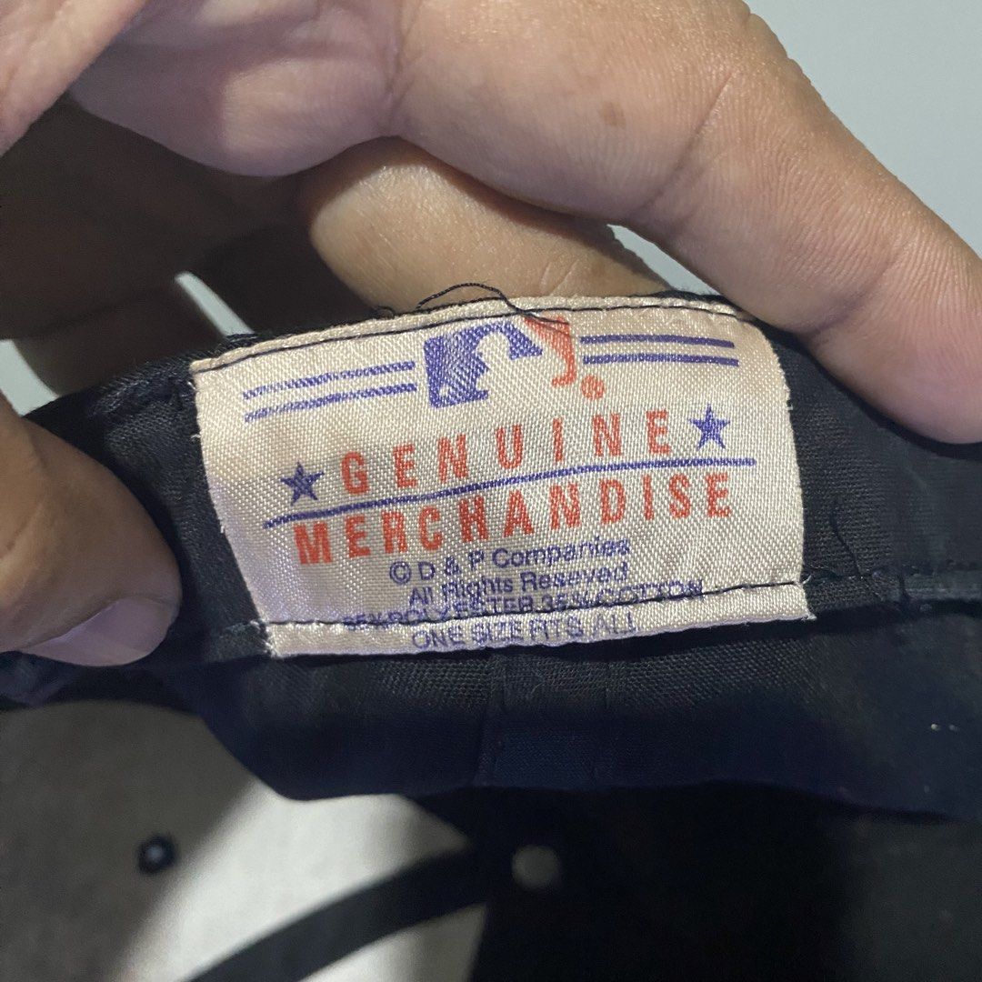 Vintage New York Yankees MLB Snapback Hat (Category: Caps & Hats) located in Cavite. Submitted by bong.ramos (Listing ID 1469075398, Image 3). Description: - Authentic New York Yankees baseball cap - Color: Classic black with white embroidered NY logo - Genuine merchandise tag attached inside - Adjustable snapback closure for a customized fit - Features a trendy grey undervisor - Versatile vintage streetwear staple, easy to style for daily wear -