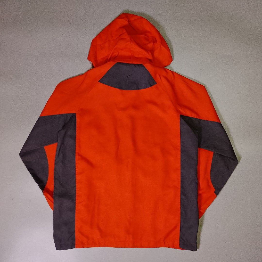 Vintage Nike ACG "Outer Layer 3" Clima Fit Windbreaker Jacket (Category: Coats, Jackets and Outerwear) located in Taguig. Submitted by workwearheads (Listing ID 1468930534, Image 2). Description: 🏷️Tag size: 2XL ▪️Made in Indonesia ▪️Era: late 90s to early 2000s ▪️Width: 24 ▪️Length: 29 ▪️Color Rate: 10/10 ▪️Issue: lace, minor tahi sa armpit (see last 4 photo) ▪️Excellent Condition.