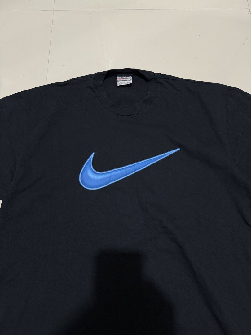 Vintage nike tee (big swoosh) (Category: Tshirts & Polo Shirts ) located in Dagupan City. Submitted by lwkythrft (Listing ID 1469001895, Image 2). Description: Vintage nike tee Large Legit 💯 Excellent condition 800 plus sf .