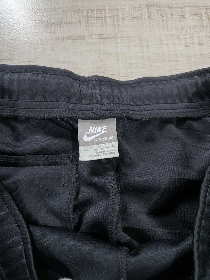 Vintage Nike Track Pants (Category: Joggers) located in Angono. Submitted by odd.fitt (Listing ID 1468982294, Image 3). Description: Small on tag 28-34W 37L 9.5H No issue Solid fitting.