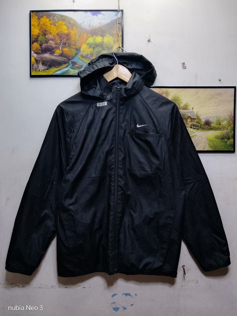 vintage nike windbreaker (Category: Coats, Jackets and Outerwear) located in Valenzuela. Submitted by joshwrldselection (Listing ID 1469106420, Image 1). Description: medium excellent condition need wash only / missing half puller but still working / w packable hood thrift..