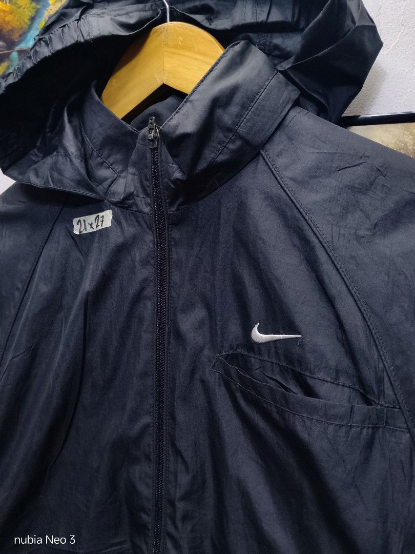 vintage nike windbreaker (Category: Coats, Jackets and Outerwear) located in Valenzuela. Submitted by joshwrldselection (Listing ID 1469106420, Image 2). Description: medium excellent condition need wash only / missing half puller but still working / w packable hood thrift..