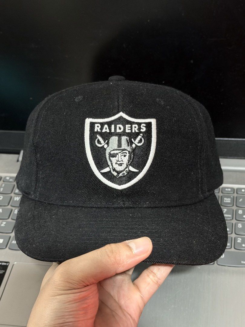 VINTAGE OG LOGO RAIDERS AMERICAN NEEDLE (Category: Caps & Hats) located in Mandaluyong City. Submitted by dindotorred1998 (Listing ID 1468995269, Image 1). Description: Oakland Raiders — OG Logo 🖤🩶 Classic logo, timeless piece. For sale 💯 💰 Price: ₱7k 📩 PM sa sure buyer Slightly negotiable — reasonable offers only. OG logo. Classic drip. 🏴‍☠️🔥.
