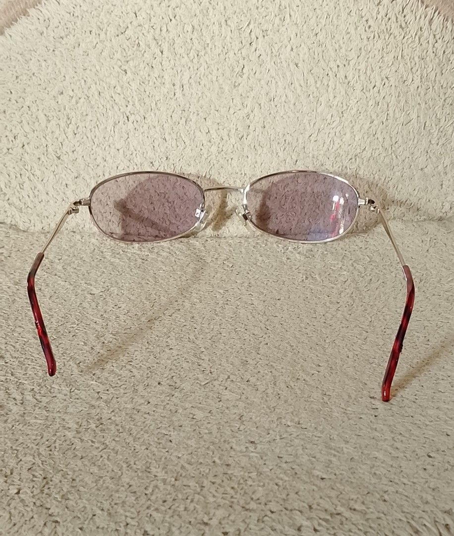 Vintage Oval Sunglasses (Category: Sunglasses & Eyewear) located in Tarlac. Submitted by faithfulfinds (Listing ID 1468997716, Image 3). Description: Vintage Oval Sunglasses 🕶️ Condition: Like new / No issue (Gagamitin na lang!) Source: Japan surplus / Japan source Brand: Unbranded (Premium quality feel) Tinted lenses with classic gold metal frame. Walang gasgas o kahit anong sira..