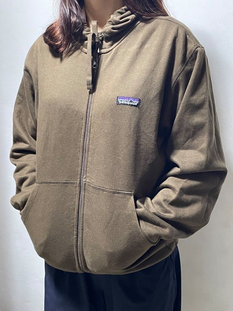 Vintage Patagonia Reversible Jacket Choco Brown (Category: Coats, Jackets and Outerwear) located in Caloocan City. Submitted by renowear (Listing ID 1469099758, Image 3). Description: Vintage Patagonia Reversible Jacket Choco Brown Excellent Condition Color Rate: 9.5/10 No Issue Measurements • Width: 20 • Length: 26 Price: 1500 obo DM IF INTERESTED📥.