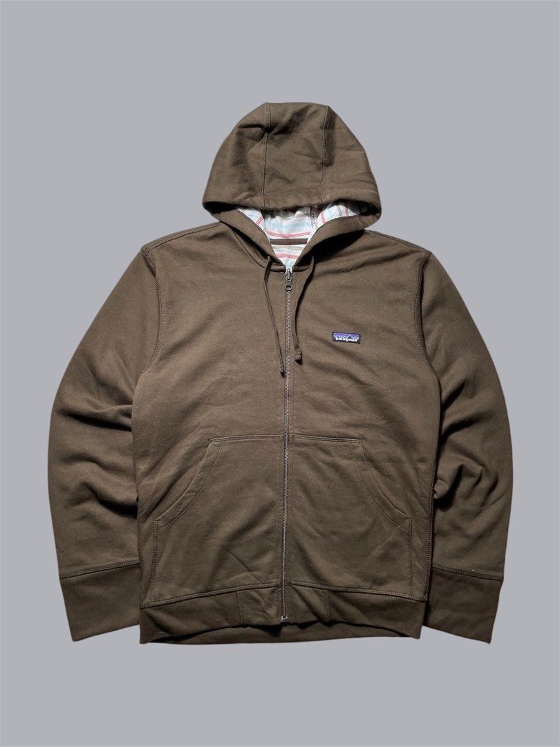 Vintage Patagonia Reversible Jacket Choco Brown (Category: Coats, Jackets and Outerwear) located in Caloocan City. Submitted by renowear (Listing ID 1469099758, Image 1). Description: Vintage Patagonia Reversible Jacket Choco Brown Excellent Condition Color Rate: 9.5/10 No Issue Measurements • Width: 20 • Length: 26 Price: 1500 obo DM IF INTERESTED📥.