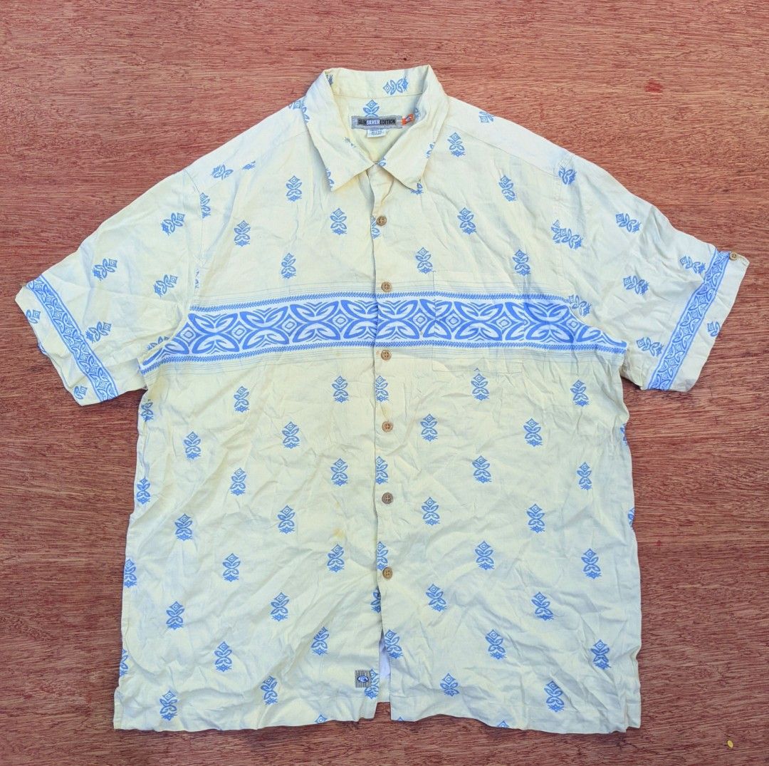 Vintage Quiksilver button down Hawaiian polo (Category: Tshirts & Polo Shirts ) located in Kapalong. Submitted by hashhthrift (Listing ID 1469012792, Image 1). Description: issue see last pic need wash only excellent condition measurements: w25 l29.