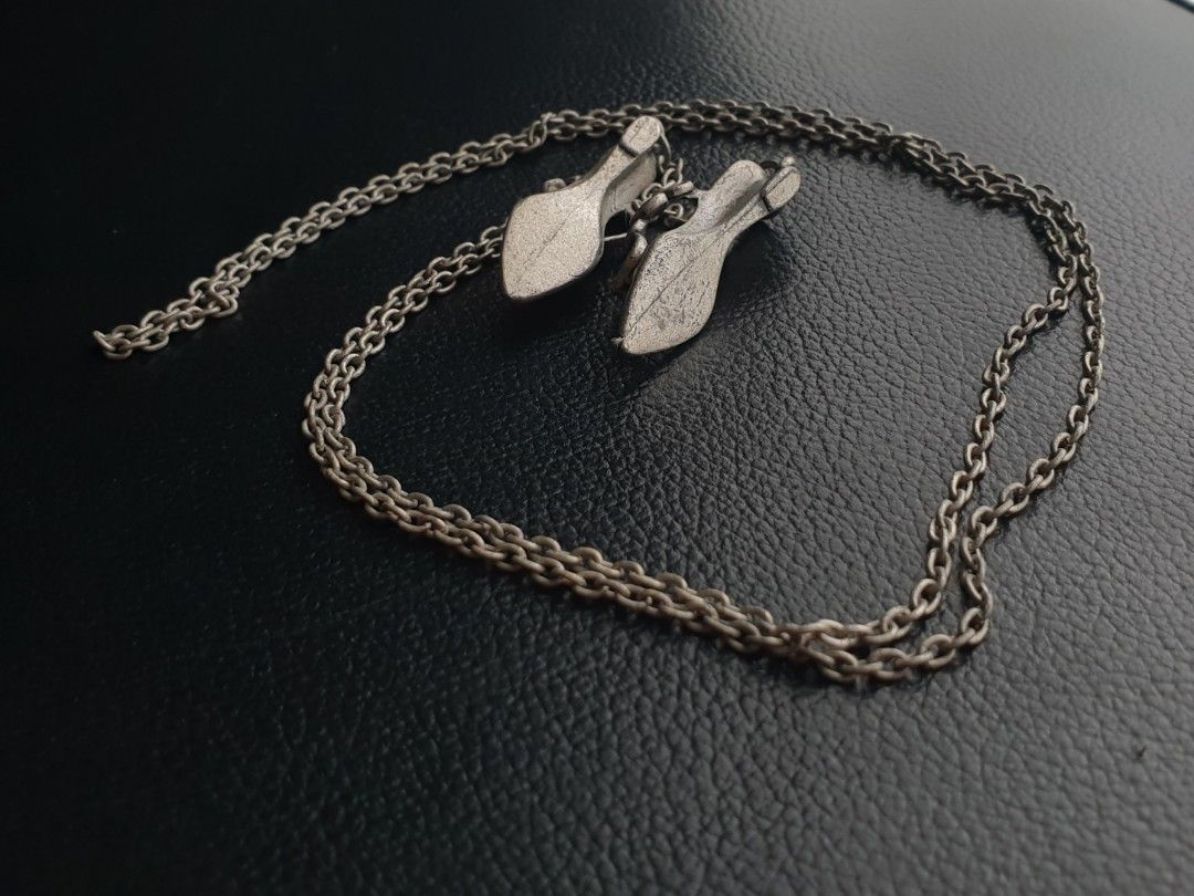 Vintage Sandal Pair Necklace (Category: Necklaces) located in Quezon City. Submitted by WasalakTwo (Listing ID 1468977264, Image 3). Description: Bought in Japan Goodcondition Still presentable 27" Open for delivery nationwide.