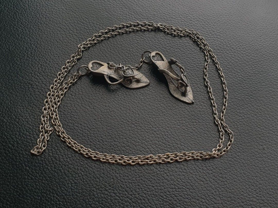 Vintage Sandal Pair Necklace (Category: Necklaces) located in Quezon City. Submitted by WasalakTwo (Listing ID 1468977264, Image 1). Description: Bought in Japan Goodcondition Still presentable 27" Open for delivery nationwide.