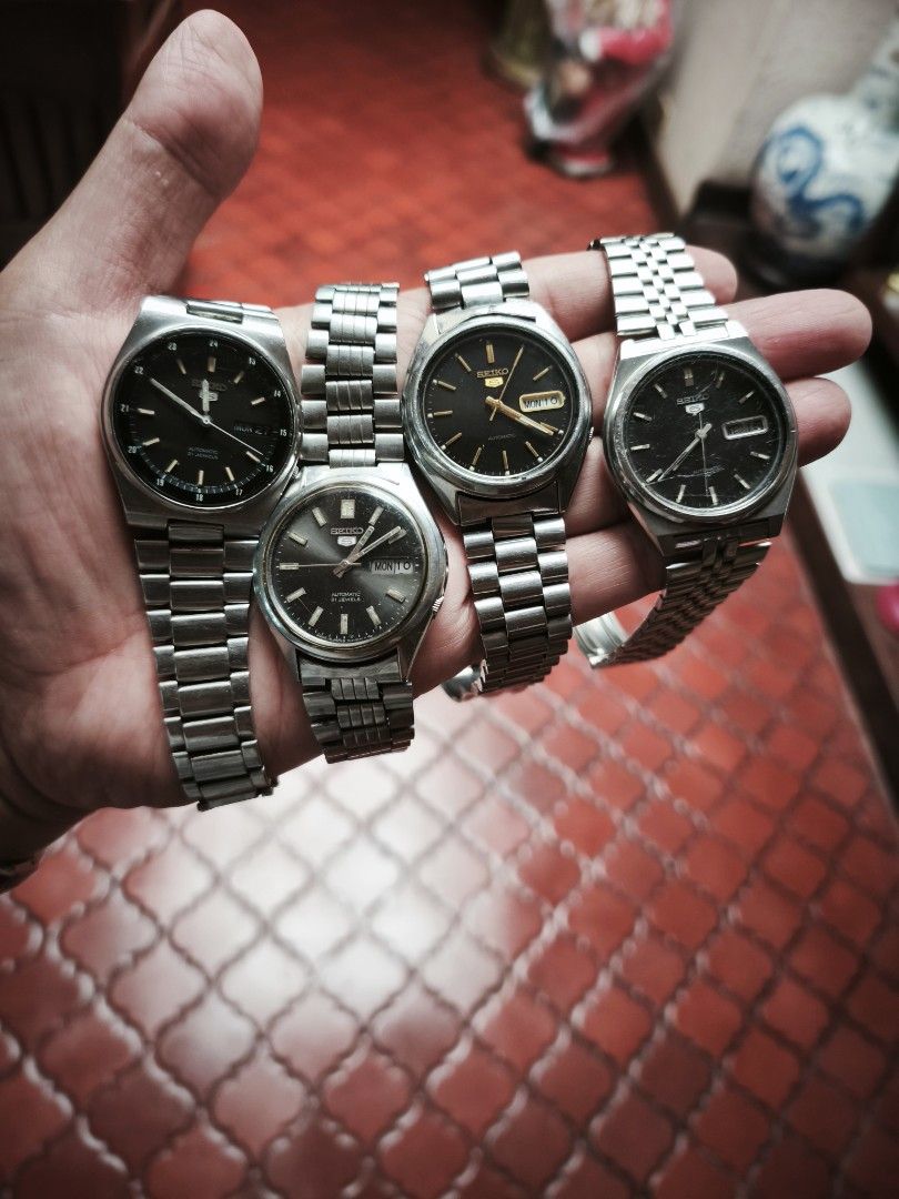 Vintage Seiko 5 7009 movement (Category: Men's Watches) located in Manila. Submitted by raffy.dlc (Listing ID 1468977237, Image 3). Description: Seiko 5 Vintage 7009 movement, Black Dial, 21 Jewels, 50M water resistant, Made in Japan Military vintage PHP 2,400 3pcs Black Dial PHP 2,200 each Take all (4 pcs) PHP 7,800 Location Merville Park Paranaque *Imperfections are part of buying pre-owned watches. Kindly manage expectations .