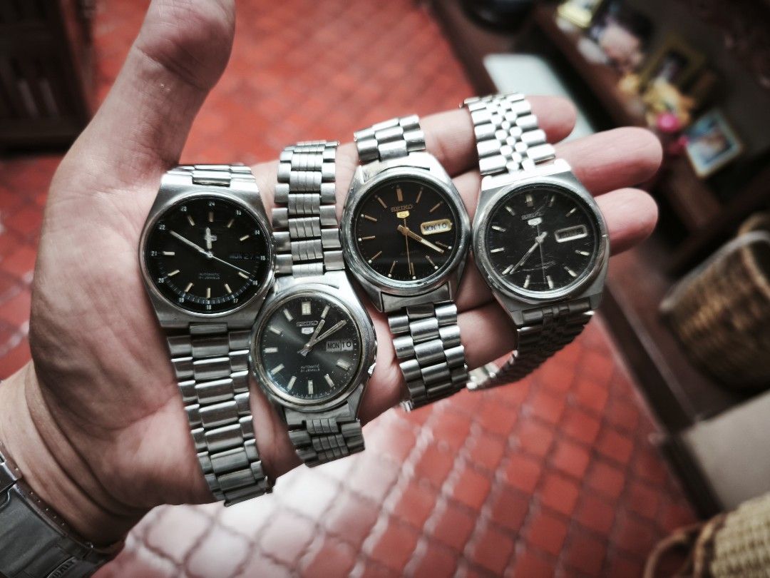 Vintage Seiko 5 7009 movement (Category: Men's Watches) located in Manila. Submitted by raffy.dlc (Listing ID 1468977237, Image 2). Description: Seiko 5 Vintage 7009 movement, Black Dial, 21 Jewels, 50M water resistant, Made in Japan Military vintage PHP 2,400 3pcs Black Dial PHP 2,200 each Take all (4 pcs) PHP 7,800 Location Merville Park Paranaque *Imperfections are part of buying pre-owned watches. Kindly manage expectations .