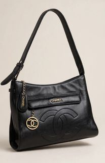 (Category: ) located in . Submitted by vintagefashionwear (Listing ID 1467837919, Image 1). Description: .