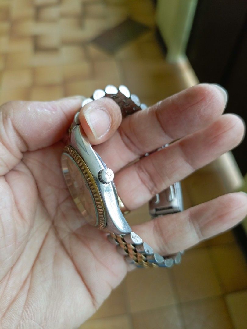 Vintage Titus automatic two toned watch (Category: Luxury Watches) located in Paranaque City. Submitted by timeforus (Listing ID 1469037241, Image 3). Description: good working condition. slight fades on the bracelet.