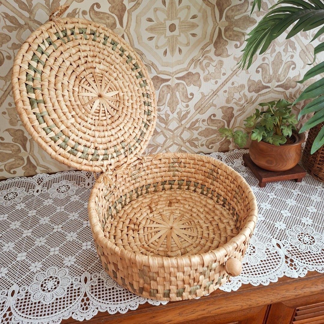 Vintage woven round basket with lid (Category: Vintage Collectibles) located in Dasmarinas. Submitted by millennialmeetsvintage (Listing ID 1468956790, Image 2). Description: last price posted, no haggling 🙅🏻‍♀️ 🌍ships from DASMA, CAVITE 🚚 shipping via Lalamove only ❌no reservations, first-to-pay basis ❌no physical store, no walk-ins ❌no COD transactions.