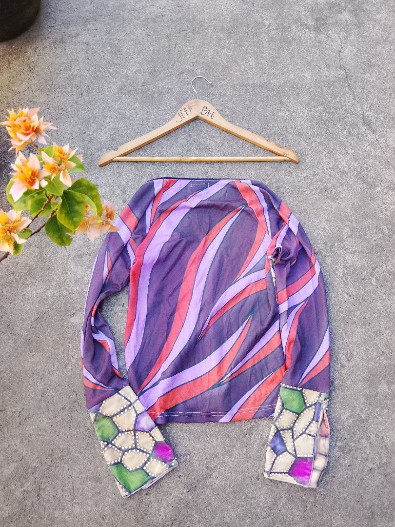 Vintage y2k jane doe (Category: Longsleeves) located in Bayombong. Submitted by jeffreybee (Listing ID 1469102824, Image 2). Description: 20.5 length 15.5 width can stretch upto 19.