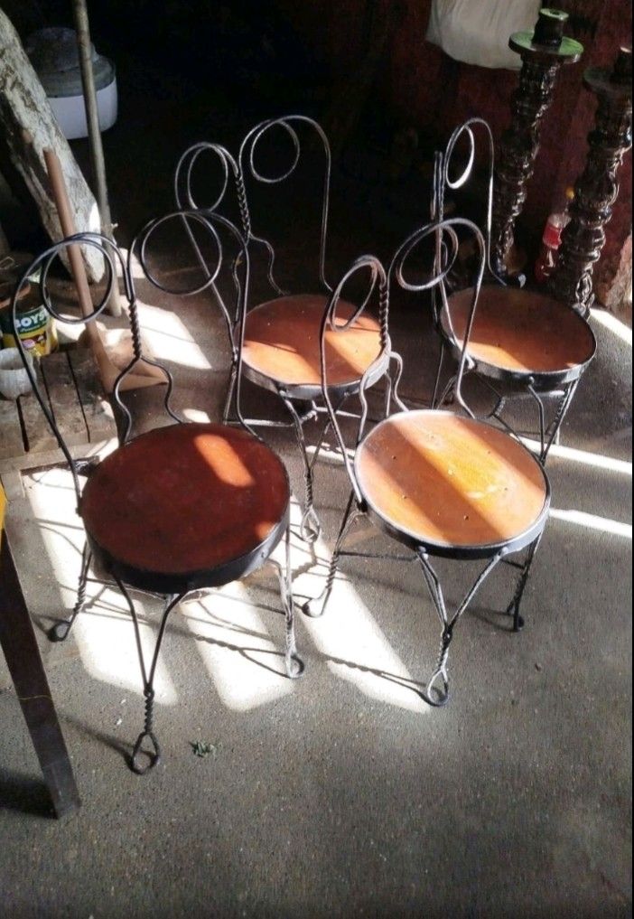Vintagebbatibot chairs (Category: Chairs) located in Manila. Submitted by carmelites36250 (Listing ID 1468938829, Image 1). Description: #forsale Batibot Chairs ❤❤❤ Available 12pcs ✅✅✅ Ready to use no issue ✅ Pick up / Delivery 🚚✅🚚 Pm me ☎☎☎☎ Price-2500 each ✅✅✅.