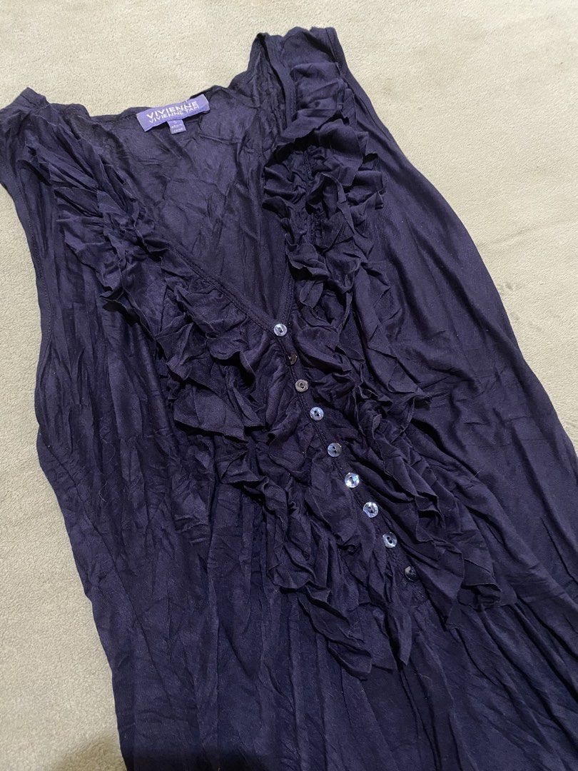 Vivienne tam (Category: Dresses) located in Tabaco. Submitted by centthrif55361 (Listing ID 1469069006, Image 2). Description: Vivienne tam Small W:14 L:26.5 Excellent condition Color rate 9.7/10 No issue .