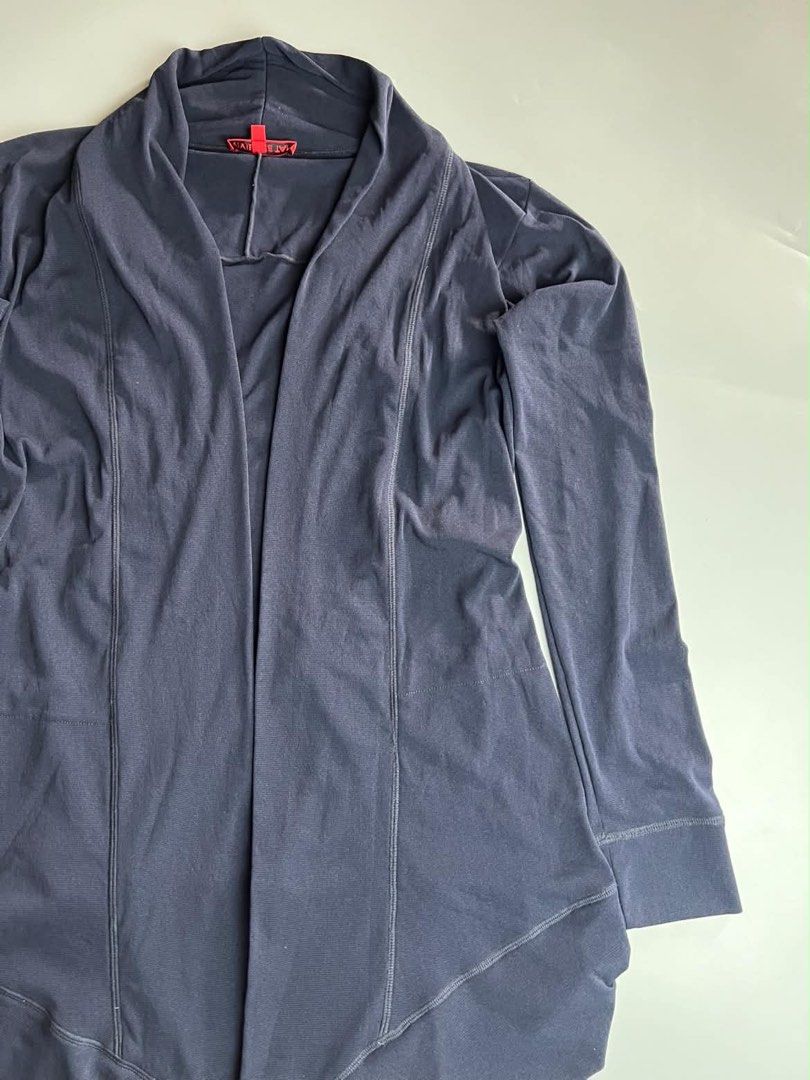 Vivienne Tam - Tops Cardigan (Category: Coats, Jackets and Outerwear) located in San Pablo. Submitted by hiddenrygn (Listing ID 1468945874, Image 3). Description: Vivienne Tam - Tops Cardigan Size : Free size No flaws Excellent condition Authentic DM!.