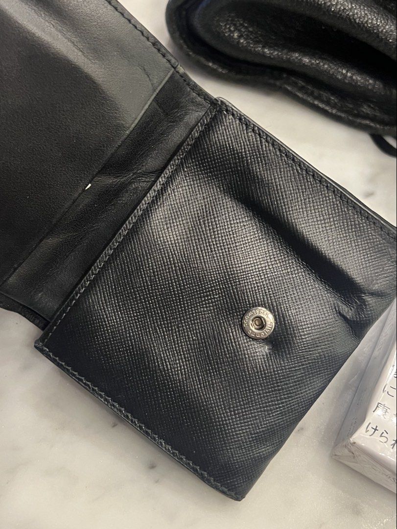 vivienne westwood wallet (Category: Luxury Bags & Wallets) located in San Fernando. Submitted by nala555 (Listing ID 1469056842, Image 2). Description: please read ! good condition besides the creases, easy to fix! i think it's genuine naman as a vw collector Rfs: actually just bought this today but i found a better option! price is nego for sure buyer. will keep if no one buys sf, pampanga loc j&t .