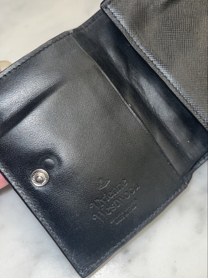 vivienne westwood wallet (Category: Luxury Bags & Wallets) located in San Fernando. Submitted by nala555 (Listing ID 1469056842, Image 3). Description: please read ! good condition besides the creases, easy to fix! i think it's genuine naman as a vw collector Rfs: actually just bought this today but i found a better option! price is nego for sure buyer. will keep if no one buys sf, pampanga loc j&t .