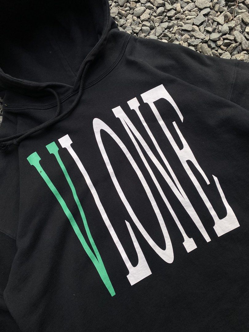 VLONE HOODIE (Category: Coats, Jackets and Outerwear) located in Manila. Submitted by https_uno (Listing ID 1468998117, Image 3). Description: EXCELLENT CONDITION NO ISSUE 9.5/10 Color rate MALINIS PRINT WAANG HAIRLINES O BASAG HEAVY COTTON CRISPY CONDITION.