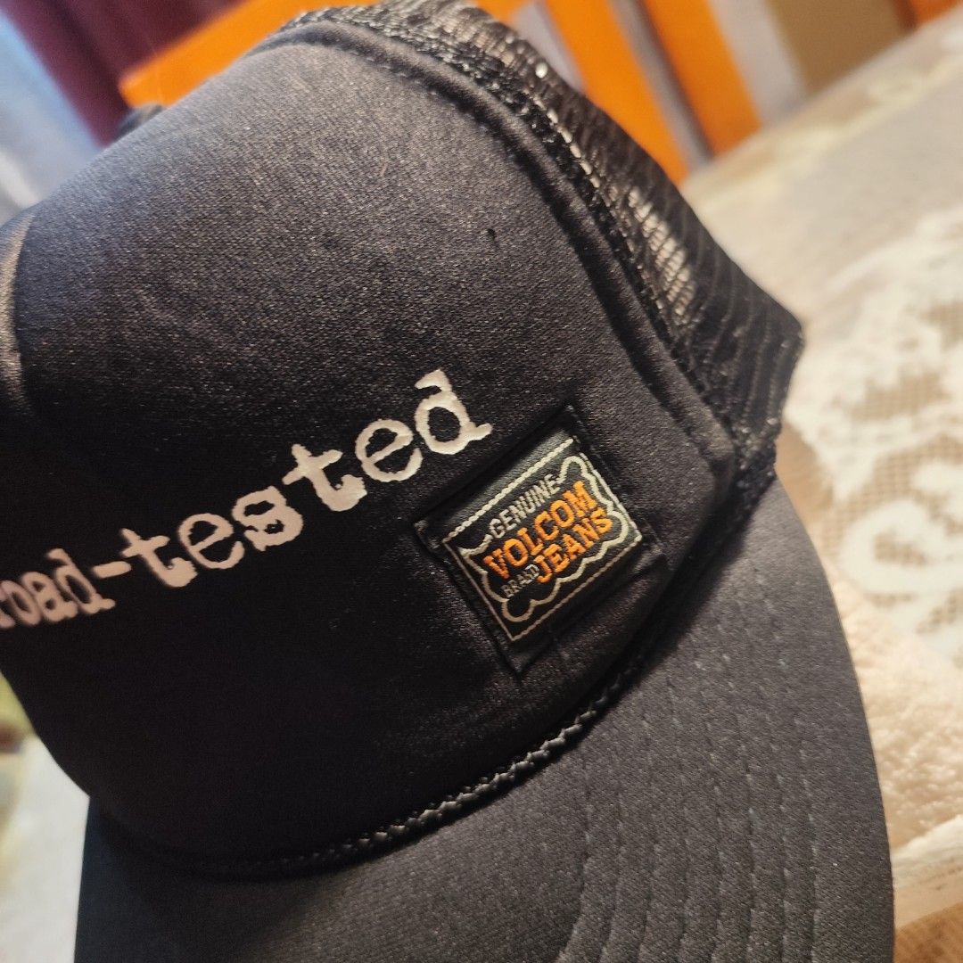 Volcom Trucker Cap Otto Snap (Category: Caps & Hats) located in Manila. Submitted by buyybustt (Listing ID 1469059983, Image 2). Description: Need Proper Reshaping No Issue Otto Snap Dm.