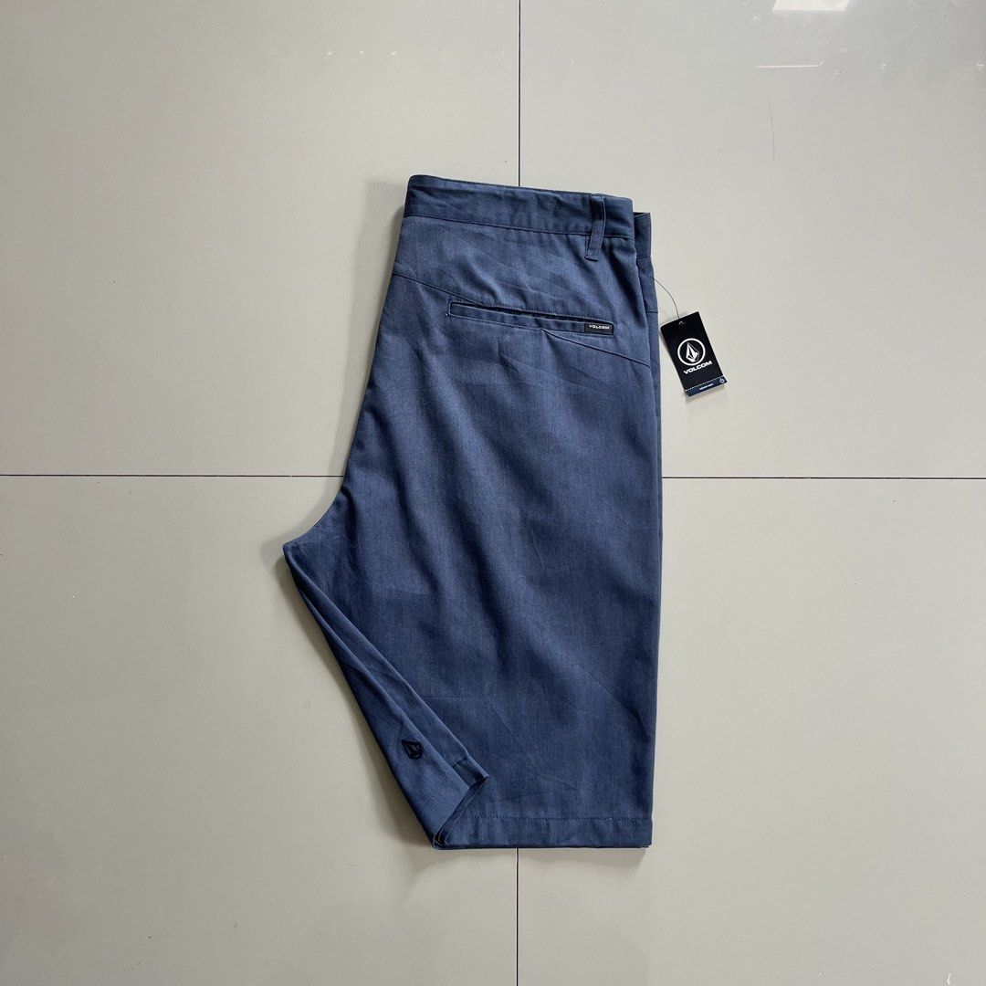 VOLCOM WALKSHORT‼️ (Category: Shorts) located in Cebu City. Submitted by clarkcamu68040 (Listing ID 1469036620, Image 2). Description: VOLCOM WALKSHORT‼️ BRANDNEW (HAVE 4 SIDE POCKET) W 34 / L 22 COLORATE 10 / 10 ISSUE : ❌❌❌ PHP 750 + 90 SF 🛒🛒 📍CEBU ,CITY OF NAGA 🚚 J&T EXPRESS.