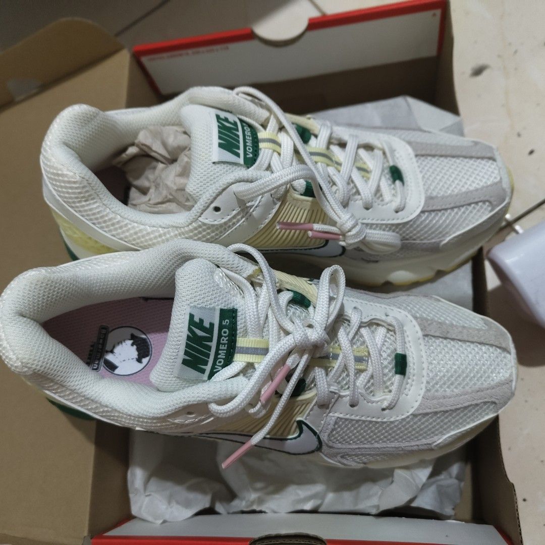 vomero 5 7.5US (Category: Sneakers) located in Pasay City. Submitted by zidler0739147 (Listing ID 1469004956, Image 2). Description: PRICE IS FIX FIRM WALANG TAWAD 7.5US brandnew from commonwealth ph makati location.