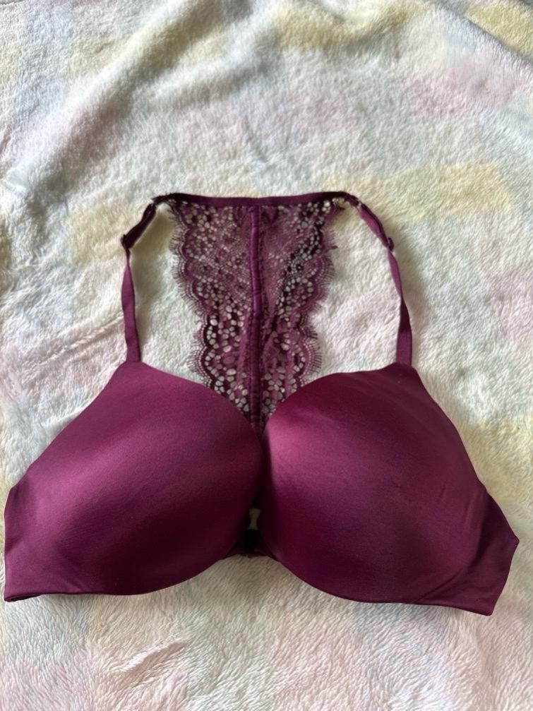 Vs So obsessed push up front closure 34B (Category: Undergarments & Loungewear) located in Llanera. Submitted by expresclothing (Listing ID 1468997896, Image 1). Description: .