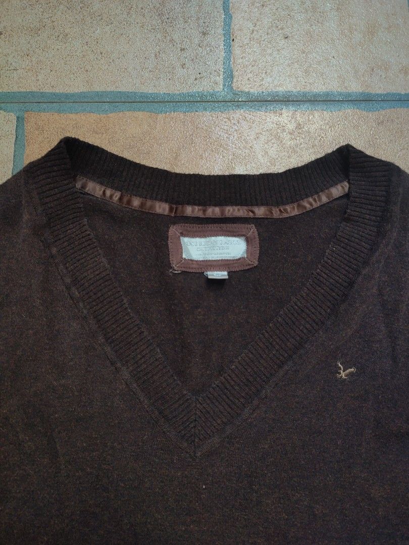 VTG Y2K AMERICAN EAGLE KNITTED SWEATER (Category: Longsleeves) located in Manila. Submitted by _wtfroza (Listing ID 1469111723, Image 3). Description: 📌size: XS to S (body hugging( -issues: stain (?) can't really determine what exactly. -need wash, overall condition is good.