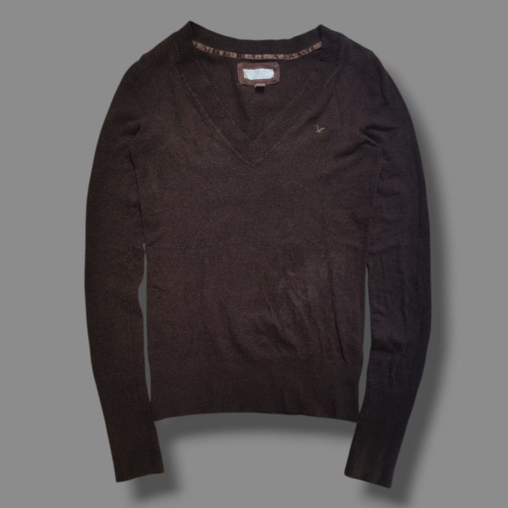 VTG Y2K AMERICAN EAGLE KNITTED SWEATER (Category: Longsleeves) located in Manila. Submitted by _wtfroza (Listing ID 1469111723, Image 1). Description: 📌size: XS to S (body hugging( -issues: stain (?) can't really determine what exactly. -need wash, overall condition is good.