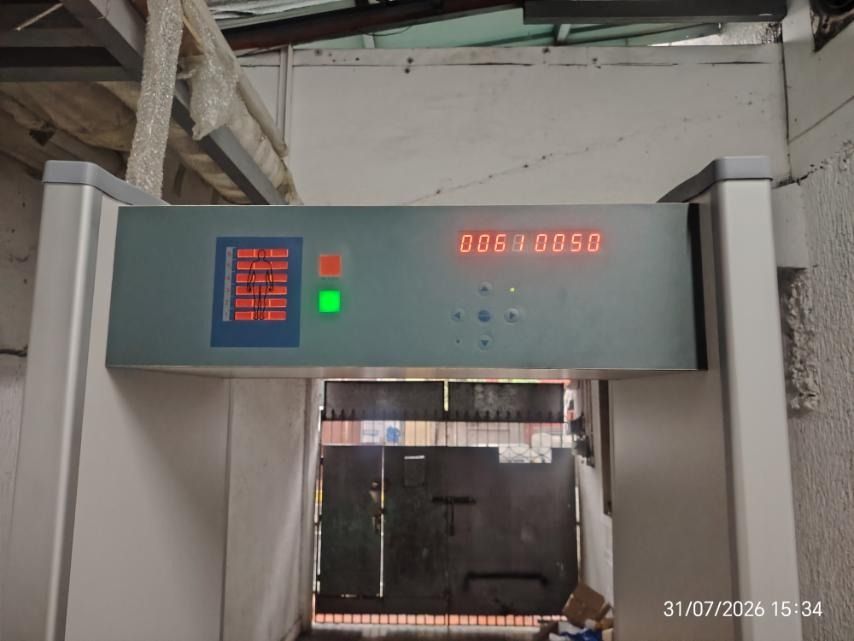 Walkthrough Metal Detector, Indoor Metal Detector Gate (Category: Everything Else Others) located in Manila. Submitted by cyrenejoye (Listing ID 1468938802, Image 2). Description: - Built-in audio and LED alarm indicators - Designed for high-traffic operation and reliable performance - Sleek silver design suitable for offices, schools, events, and public venues - For inquiries, contact 0916-262-3004.