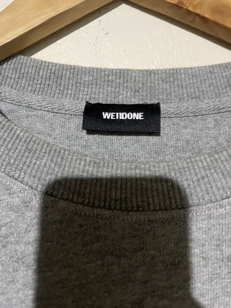 We11done Grey Long Sleeve (Category: Longsleeves) located in San Jose del Monte. Submitted by naaahmaaan (Listing ID 1468957665, Image 3). Description: - Dimes : L 27 - W 26 - Size : XL - Verygood Condi w/ minimal crack print on sleeve print - SJDM BULACAN 📍 - Dm me for more inquiries 📩 .