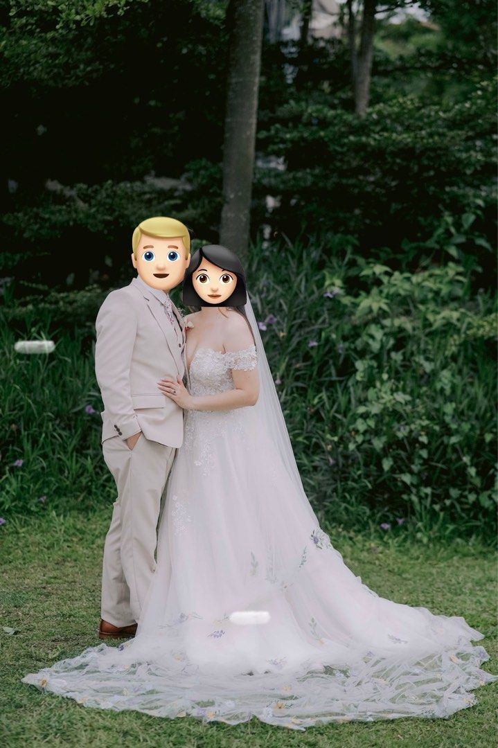 Wedding Gown and Veil (Category: Evening dresses & gowns) located in Manila. Submitted by zealflower_7c10ac (Listing ID 1468951493, Image 2). Description: Wedding Gown (M-Semi Large) -Php 15,000 dry cleaned already; slightly negotiable Veil - Php 3,000.