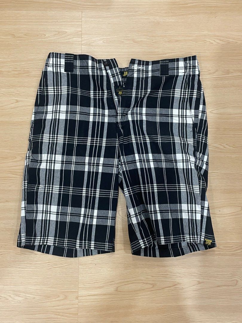 Well Hung Plaid Shorts (Category: Shorts) located in Manila. Submitted by bedlambuzz (Listing ID 1469083058, Image 1). Description: WYSIWYG ALL JEANS ARE USED BUT FULLY WEARABLE BUTTONS AND ZIPPERS INTACT MAY HAVE SLIGHT DISCOLORATION OR SMALL FLAWS.