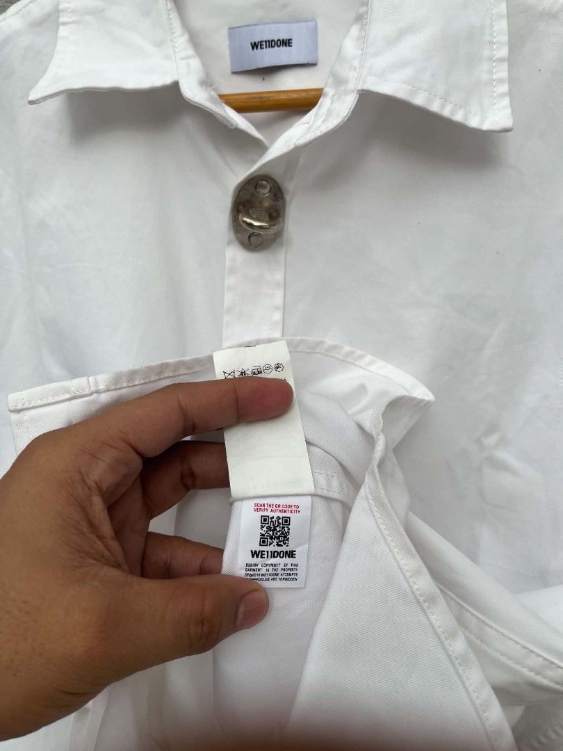 Welldone (Category: Formal Shirts) located in Manila. Submitted by skippypeanut1331 (Listing ID 1468969101, Image 3). Description: 22x27.5-30.5 Large Very good condition Color rate: 9/10 Issue: minimal stain.