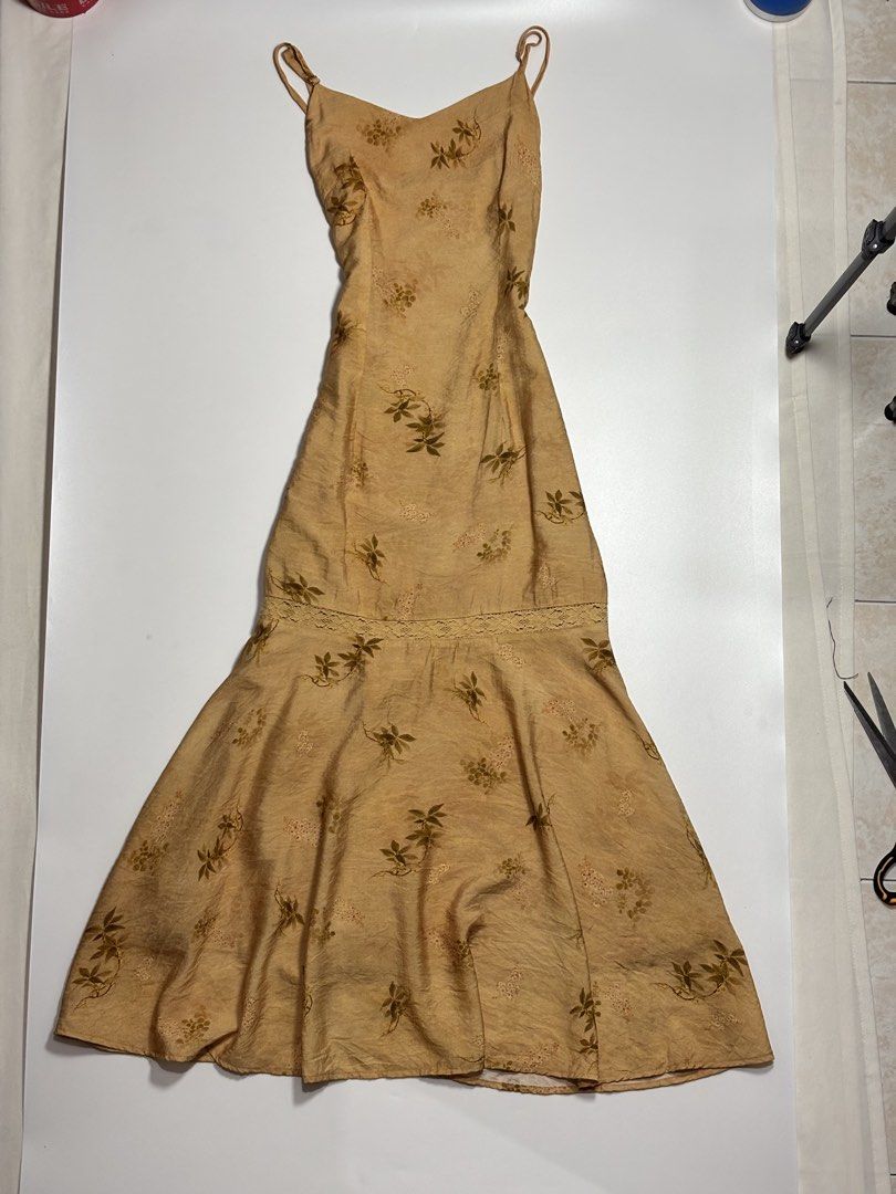whimsy maxi dress (Category: Dresses) located in Mabalacat. Submitted by lueur.rei (Listing ID 1469087275, Image 2). Description: ⊹ ࣪ ˖ B28-30, W26, L45 ⊹ ࣪ ˖ with side zip ⊹ ࣪ ˖ adjustable strap 𖧧 mine: ₱300 𖧧 steal: ₱350 𖧧 lock (au):₱400 — eob: OCT 20 - 8 PM ⊹₊˚‧︵‿₊୨ᰔ୧₊‿︵‧˚₊⊹ — measurements were taken in flat lay — picture may vary due to lighting — please read guidelines before buying — once item is confirmed, please send your complete orde