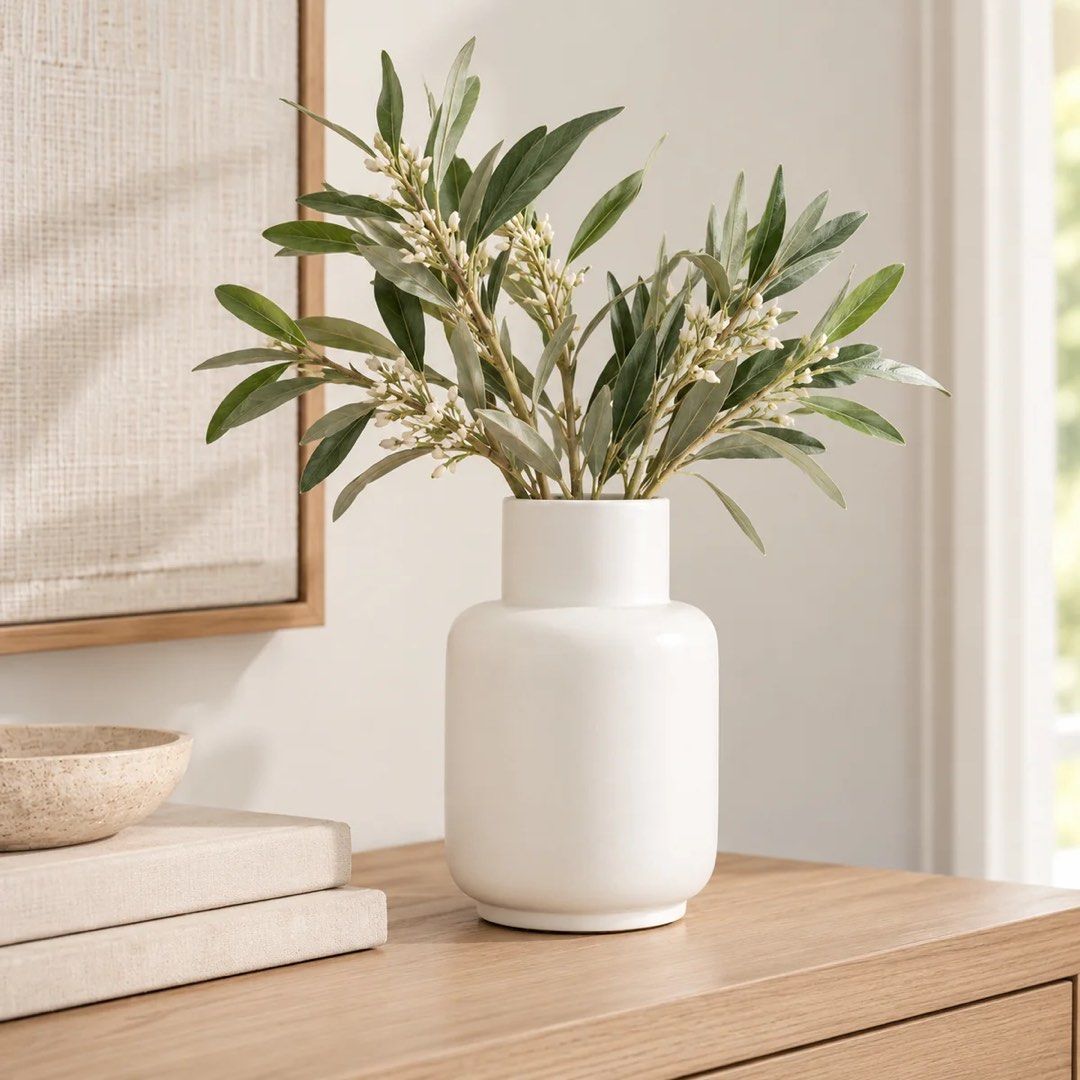 White Ceramic Vase (Category: Vases & Decorative Bowls) located in Mandaue City. Submitted by phalaenopsis_mandaue (Listing ID 1469064003, Image 3). Description: .