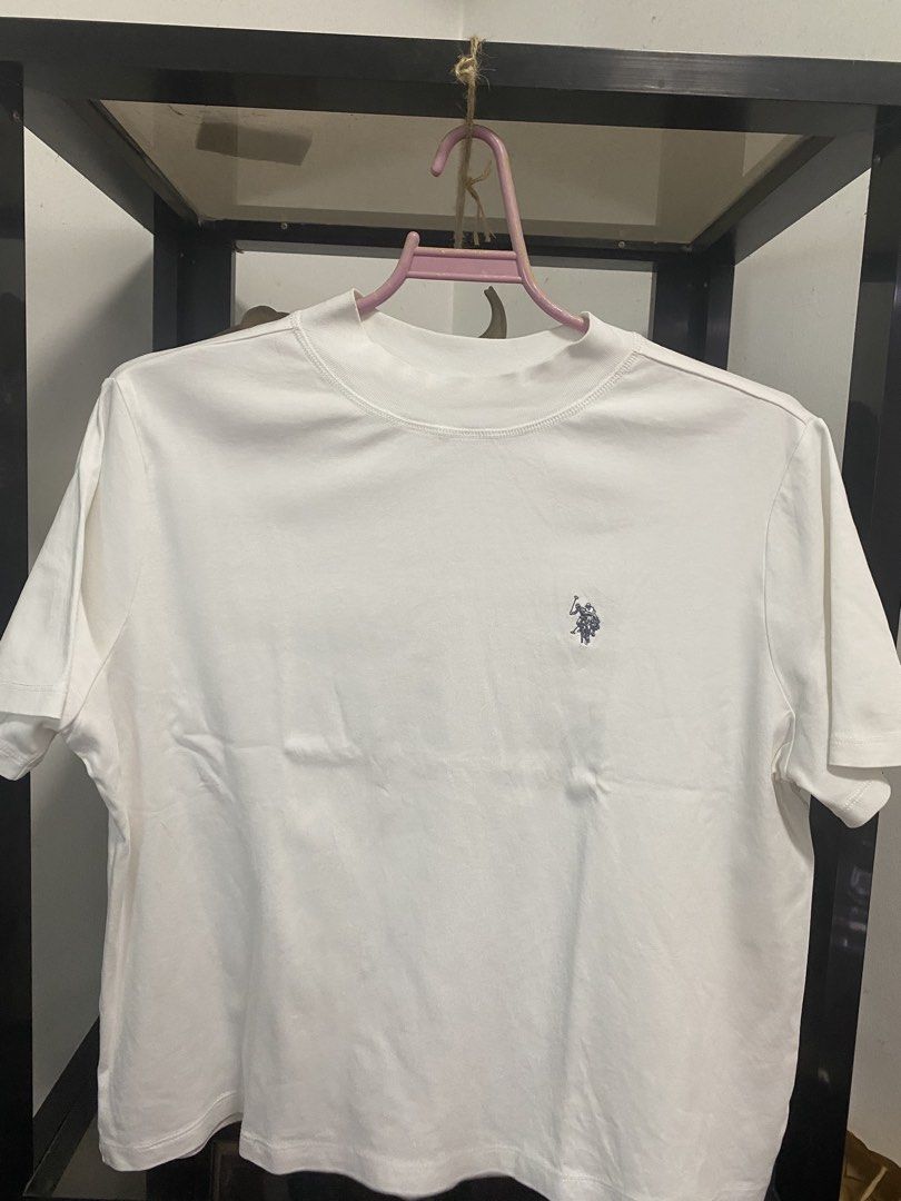 White Cotton Tees (Category: Shirts) located in Quezon City. Submitted by zaffiro98 (Listing ID 1468992023, Image 1). Description: fits L to XL Bustline 42” Waisrline 52” Length 22”.