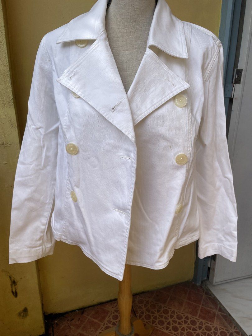 White Double-Breasted Jacket Coat (Category: Coats, Jackets and Outerwear) located in Pasig City. Submitted by khaleisi (Listing ID 1469161815, Image 1). Description: - Color: Clean white wash, nice fabric - Style: Double-breasted cropped trench coat - Design: Lapel collar, long sleeves, and center back seam - Fit: Structured through the body - Condition: Brand new / Excellent quality - Perfect for OOTDs, casual lakwatsas, and smart-casual looks 