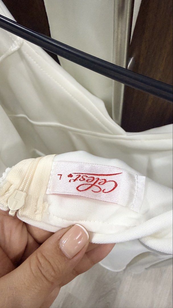 White Dress (Category: Dresses) located in San Jose del Monte. Submitted by ladypharmacist (Listing ID 1469099825, Image 3). Description: RFS: Wrong size No issues. Never used. 📍 Location: SJDM, Bulacan 📦 Delivery fee c/o buyer 🚚 Lalamove or Grab only.