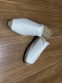 (Category: ) located in . Submitted by ilove.preloved (Listing ID 1468990661, Image 1). Description: .