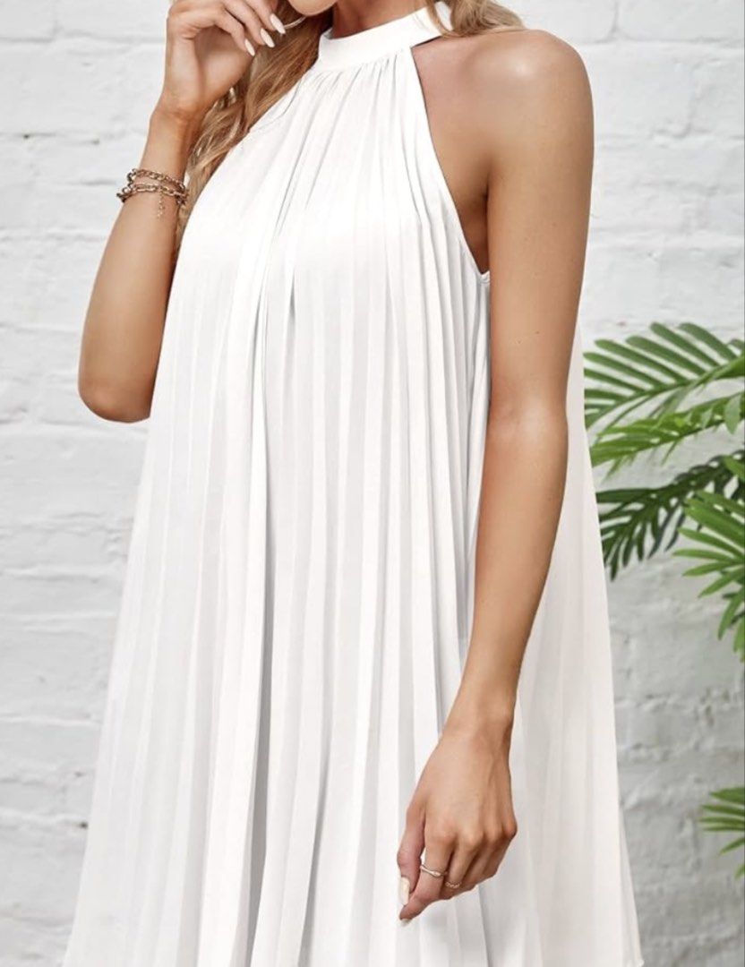 White halter chiffon dress (Category: Dresses) located in Quezon City. Submitted by anywearphl (Listing ID 1469089926, Image 1). Description: Freesize.