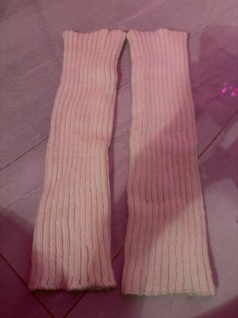 White Knitted Ribbed Leg Warmers (Category: Socks & Tights) located in Manila. Submitted by niafatima (Listing ID 1469099352, Image 1). Description: - Color: White - Material: Soft, stretchy ribbed knit yarn - Design: Classic vertical ribbed pattern, standard length - Styling: Perfect to wear with boots, sneakers, or casual outfits for extra warmth - Condition: Clean and ready to wear.