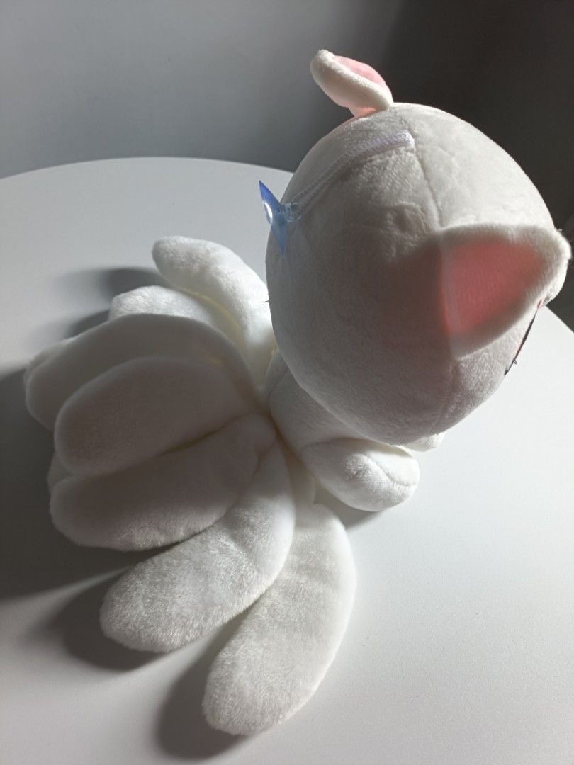 White Nine-Tailed Fox Plush Toy with Suction Cup (Category: Plushies & Soft Toys) located in Tanza. Submitted by misumei (Listing ID 1468988718, Image 3). Description: 25cm 9 tailed-fox plush toy na-video lang tapos naitago na sa loob ng storage organizer..