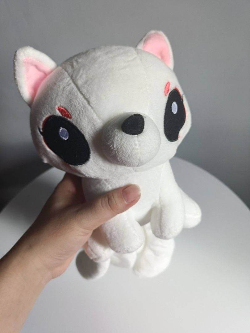 White Nine-Tailed Fox Plush Toy with Suction Cup (Category: Plushies & Soft Toys) located in Tanza. Submitted by misumei (Listing ID 1468988718, Image 1). Description: 25cm 9 tailed-fox plush toy na-video lang tapos naitago na sa loob ng storage organizer..